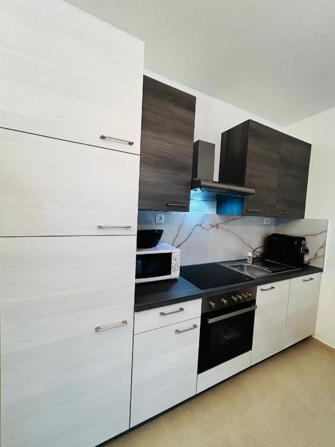 Apartmani Stanic Seget Vranjica Eksteriør billede