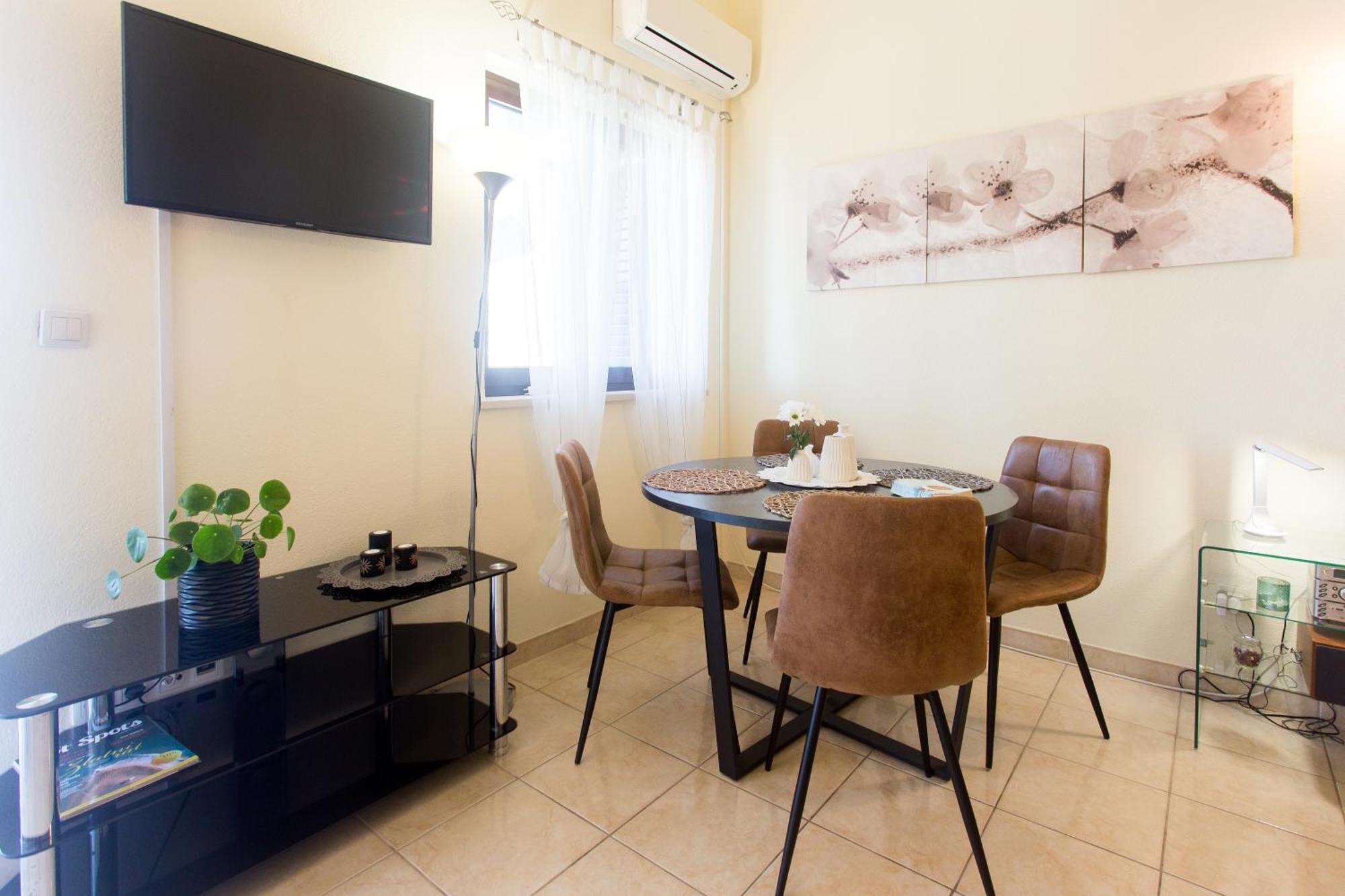 Apartmani Stanic Seget Vranjica Værelse billede