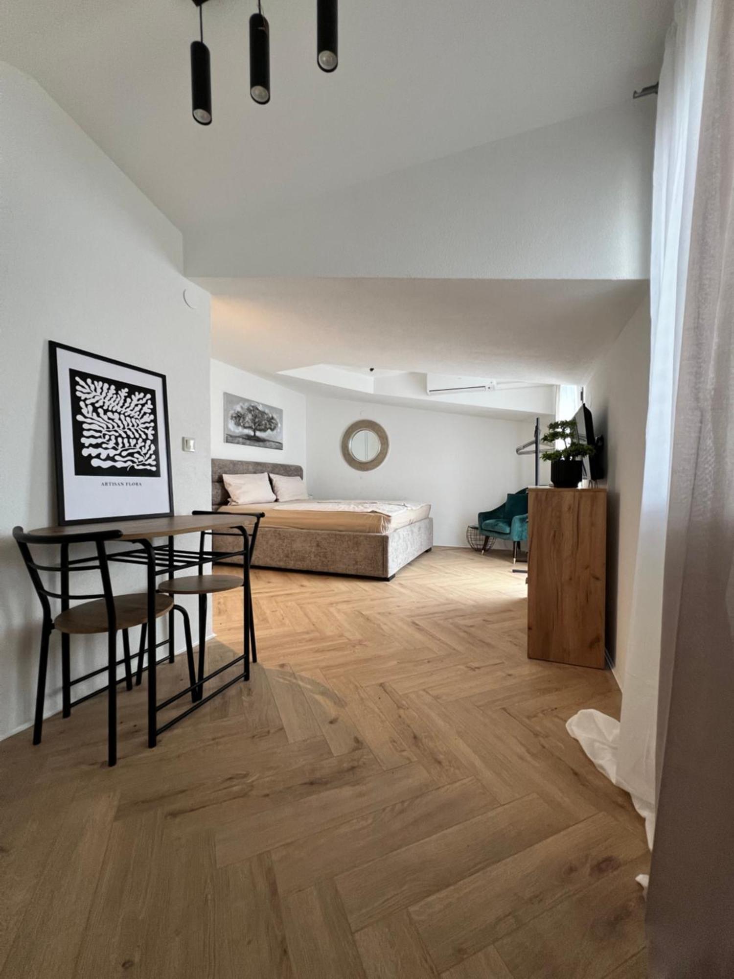 Apartmani Stanic Seget Vranjica Eksteriør billede